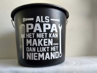 Emmer "als papa het niet kan ....sleutel schroevendraaier".